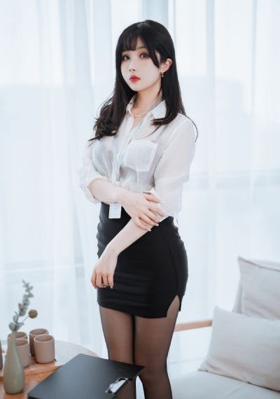 《美丽教师》