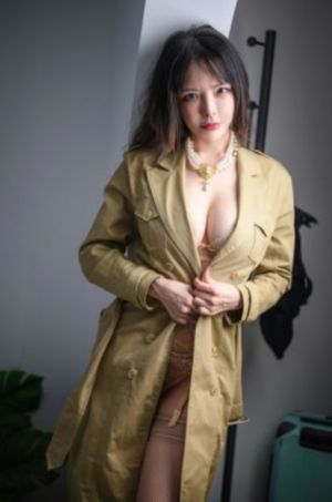 春潮烂漫满堂红