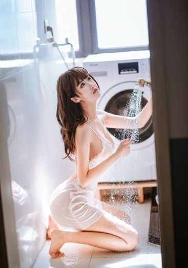 美女扒开尿口让男人操