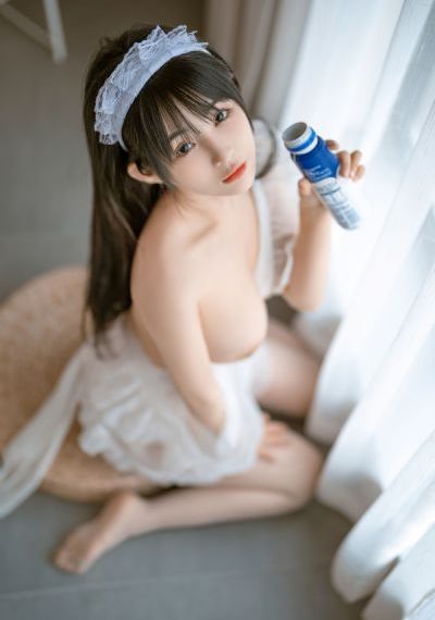 红衣小女孩