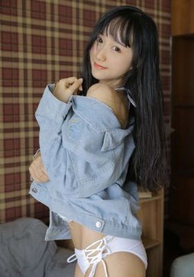 漂亮的女秘书在线观看